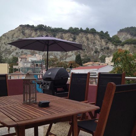 Bright Top Floor Apartment! Zakynthos Town Exterior photo