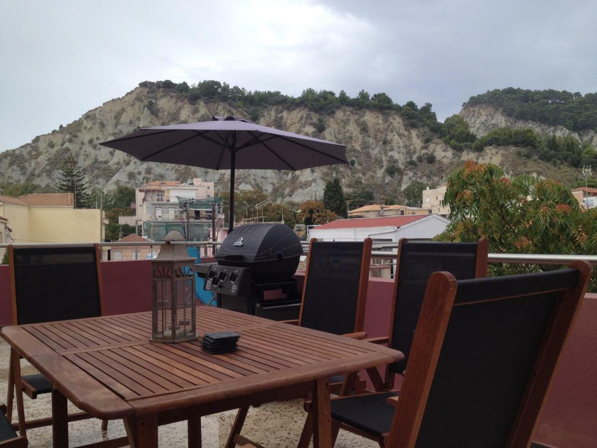 Bright Top Floor Apartment! Zakynthos Town Exterior photo